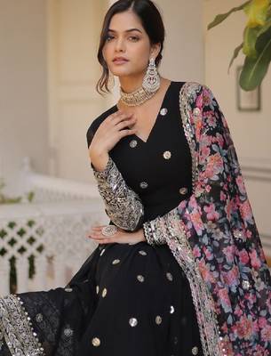 Floral embroidered sequinned georgette anarkali kurta with duppatta 2