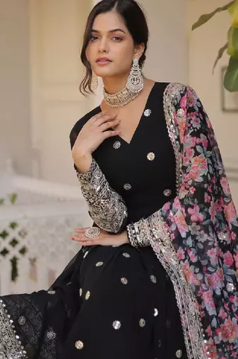 Floral embroidered sequinned georgette anarkali kurta with duppatta