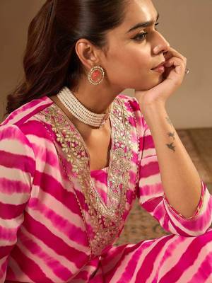 Leheriya embroidered straight kurta 3