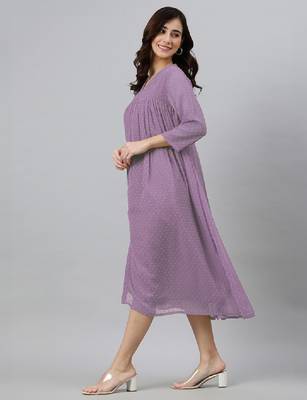 Women lavender dobby chiffon self design flared kurta 3