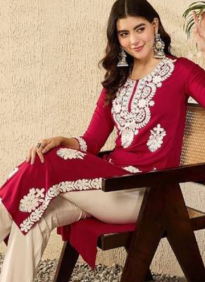 Floral embroidered round neck chikankari straight kurta 1