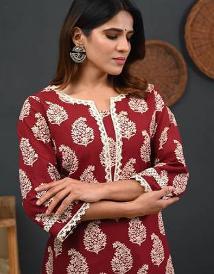 Floral printed notch-neck straight kurta 1