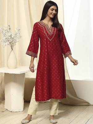 Floral embroidered scoop neck a-line kurta 1