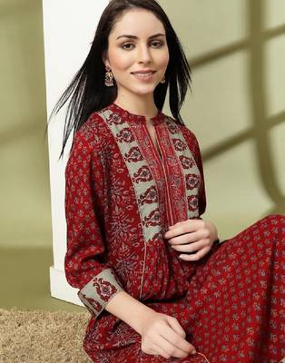 Floral printed mandarin collar stones detail a-line kurta 1