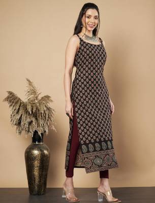Womens black floral printed straight cotton square neck sleeveless kurta 1