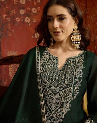 Green color beautiful ceremonial heavy embroidered ceremonial salwar kameez 3