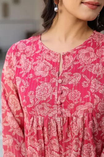 Women dark pink chiffon lurex floral printed flared kurta