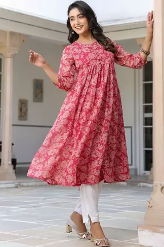 Women dark pink chiffon lurex floral printed flared kurta