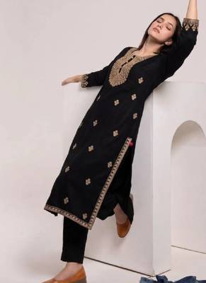 Women printed thread work floral kurta 1
