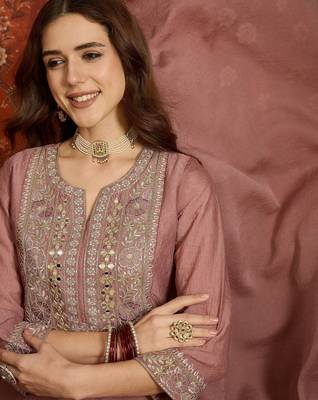 Mauve color beautiful ceremonial heavy embroidered ceremonial salwar kameez 3
