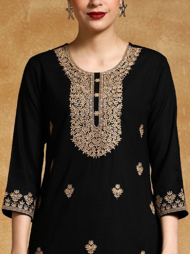 Women printed thread work floral kurta