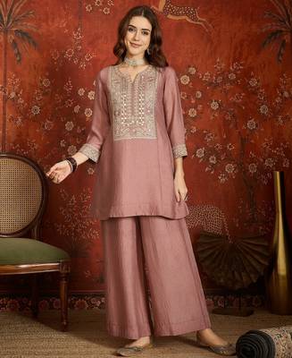 Mauve color beautiful ceremonial heavy embroidered ceremonial salwar kameez 5
