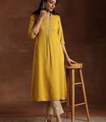 Women floral yoke embroidered floral kurta