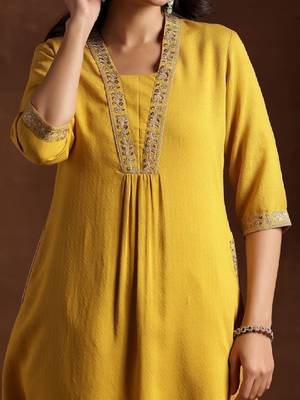 Women floral yoke embroidered floral kurta 2