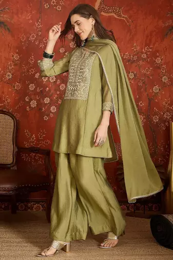 Green color beautiful ceremonial heavy embroidered ceremonial salwar kameez