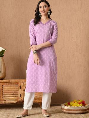 Floral printed v-neck straight kurta 2