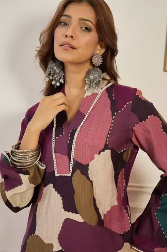 Women printed straight chanderi silk kurta
