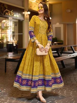 Women paisley printed thread work anarkali kurta 1