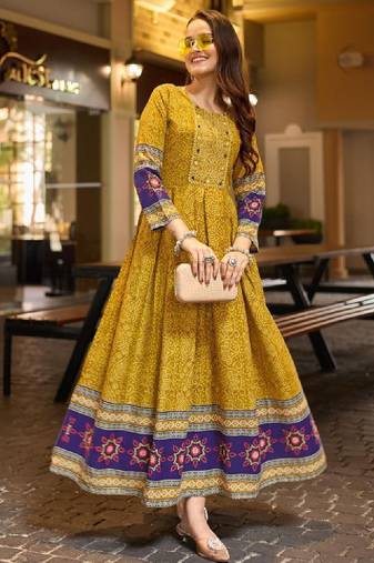 Women paisley printed thread work anarkali kurta