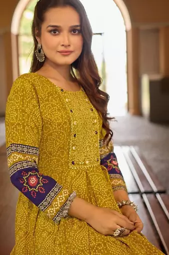 Women paisley printed thread work anarkali kurta