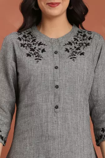Women floral embroidered daily pure cotton a-line kurta