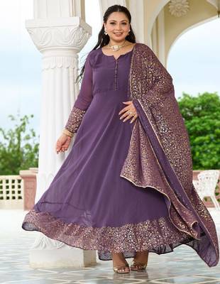 Plus size floral printed georgette kurta with gold foil dupatta 2