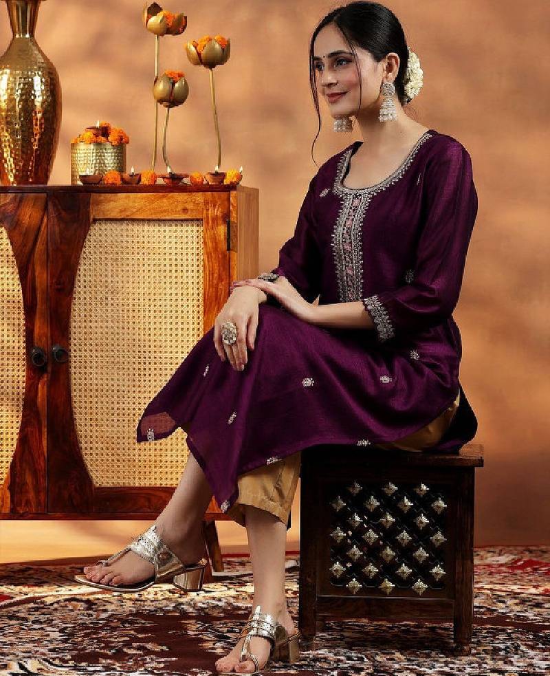 Women burgundy embroidered silk straight kurta
