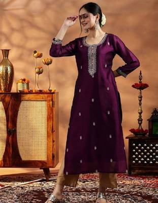 Women burgundy embroidered silk straight kurta 2