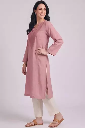 Women ethnic motifs embroidered daily cotton straight kurta