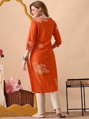 Women floral printed v-neck regular sleeves kurta 3
