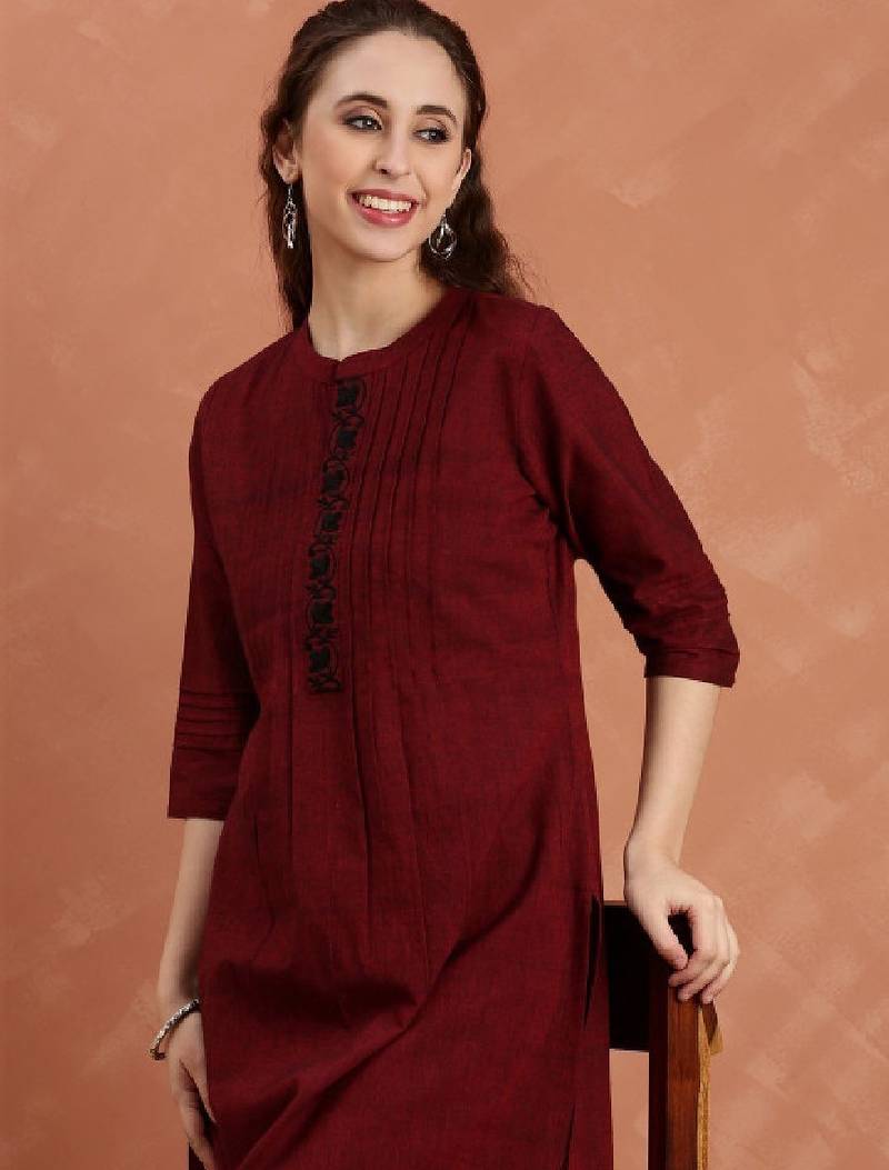 Women embroidered thread work kurta