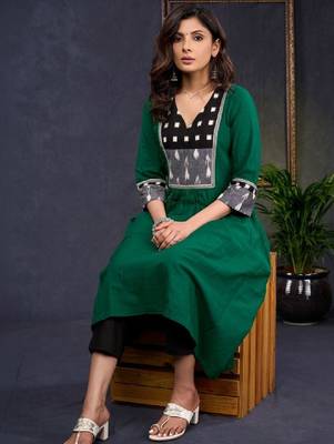 Women thread work kurta 1