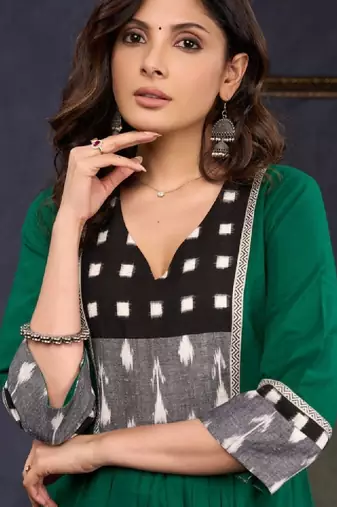 Women thread work kurta
