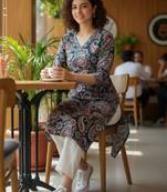 Women paisley printed kurta