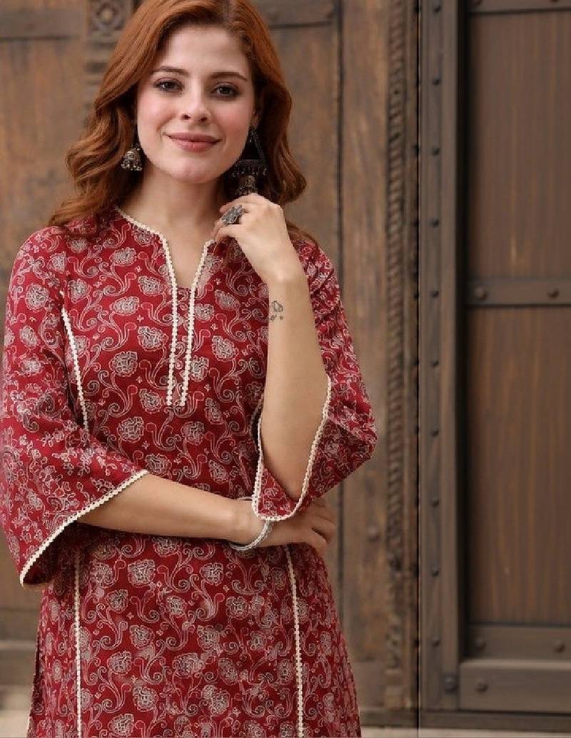 Women printed thread work kurta