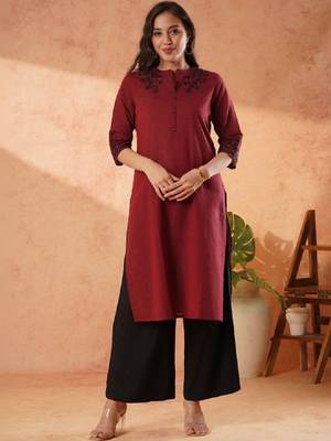 Women ethnic motifs embroidered kurta 2