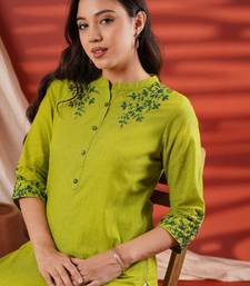 Women embroidered thread work kurta