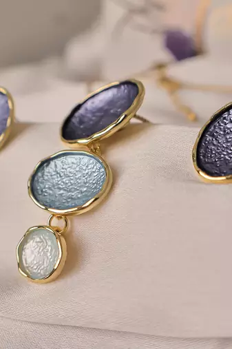 Blue pendant necklace set with matching earrings for women