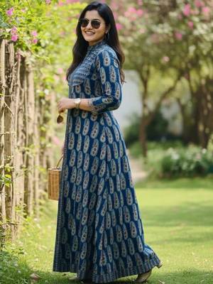 Women floral printed anarkali kurta 4