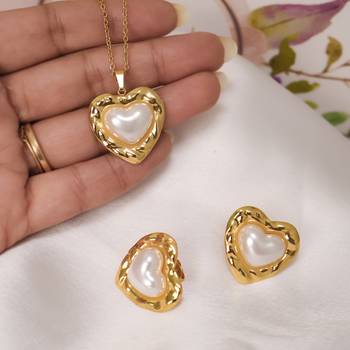 Pearl heart pendant necklace set with matching earrings for women 3