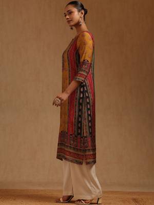 Women ethnic motifs printed sequinned kurta 2