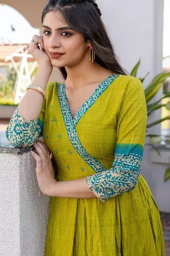 Women floral printed thread work anarkali kurta