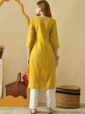 Women floral embroidered thread work floral kurta 2