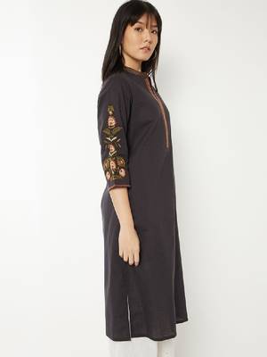 Women sequinned kurta 3