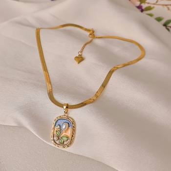 Tropical monstera leaf pendant necklace for women | anti-tarnish gold plated stainless steel 1