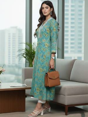 Women floral printed thread work floral kurta 3