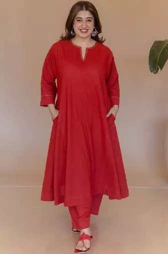 Women embroidered thread work cotton kurta