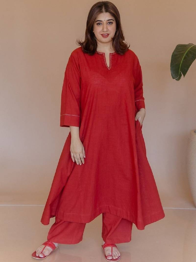 Women embroidered thread work cotton kurta