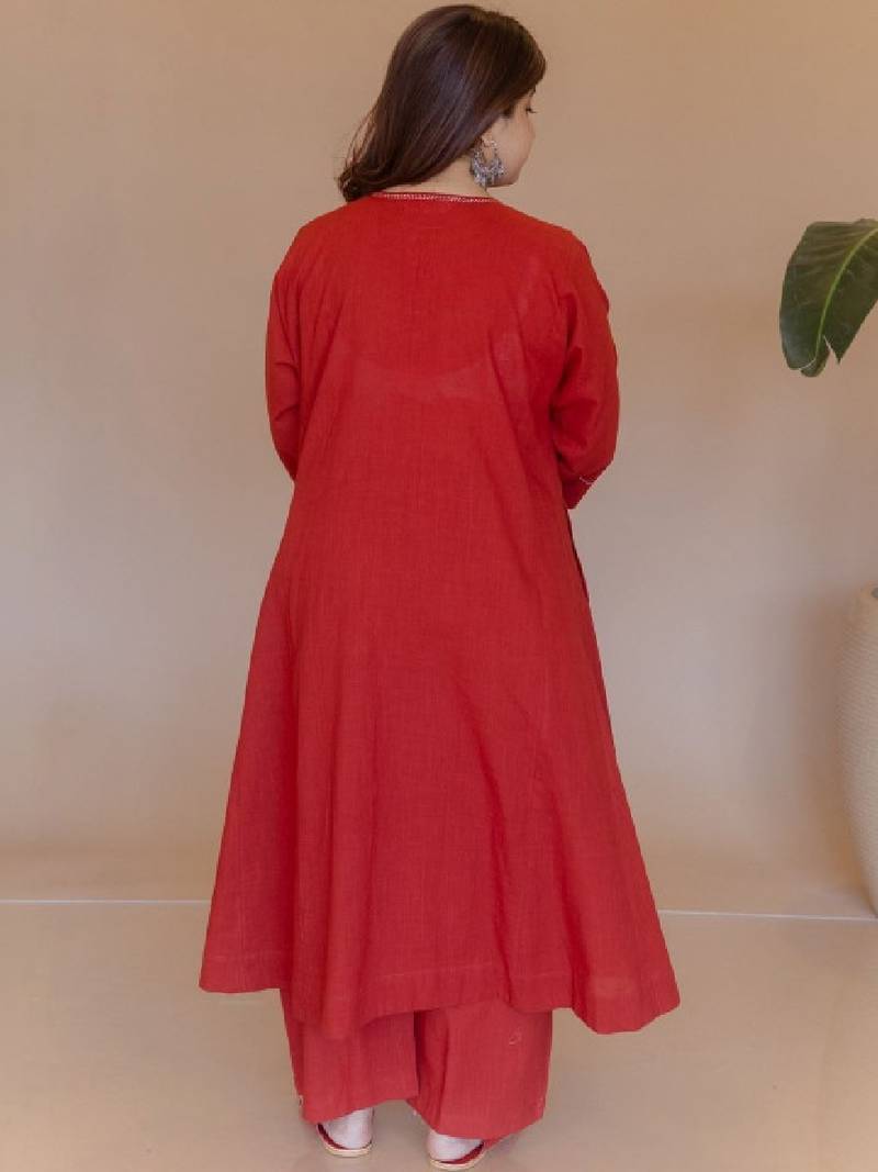 Women embroidered thread work cotton kurta