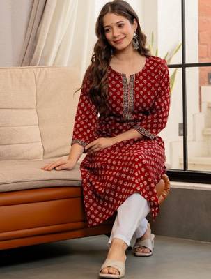 Women floral printed kurta 4